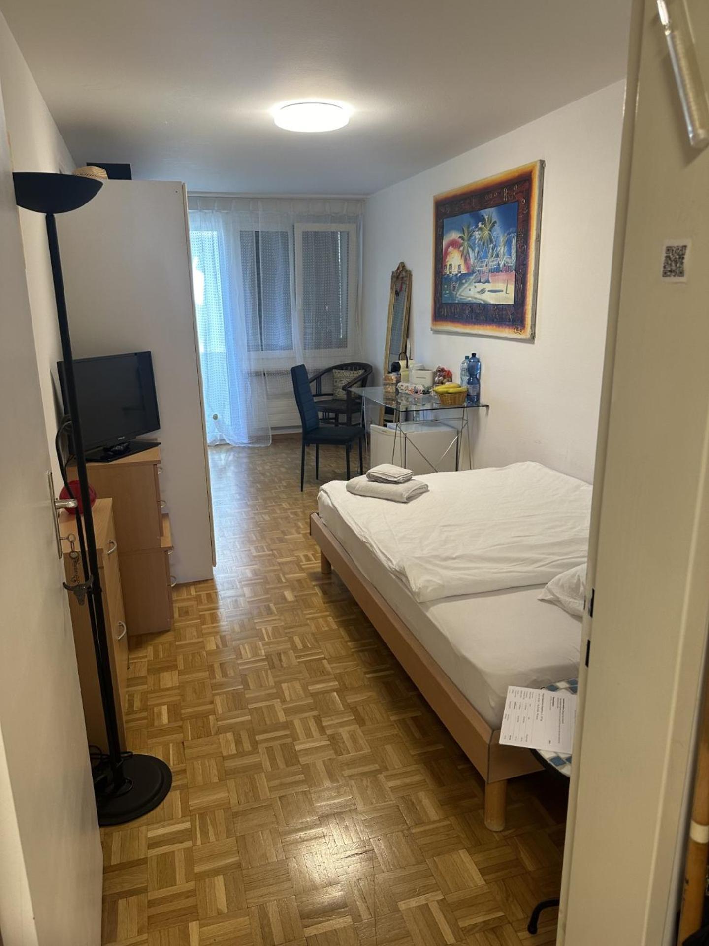 Schoenes Zimmer In Der City בזל מראה חיצוני תמונה